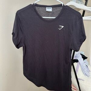 black gymshark tee
